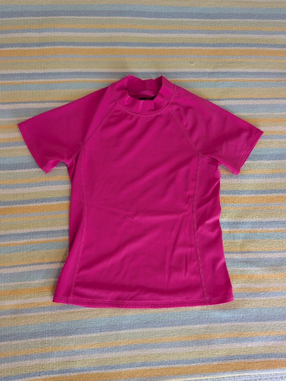 ⭐ Lands End pink short sleeve rash guard size 7-8